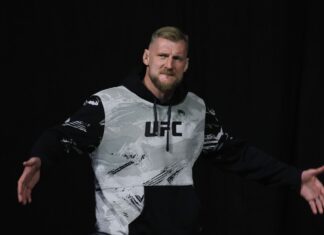 Волков ответил Кортес-Акосте: не спеши, давай по делу Волков ответил Кортес-Акосте: не спеши, давай по делу