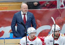 «Автомобилист» выиграл пятый матч серии плей-офф с Салаватом Юлаевым — Заварухин отметил хет-трик Хрипунова «Автомобилист» выиграл пятый матч серии плей-офф с Салаватом Юлаевым — Заварухин отметил хет-трик Хрипунова