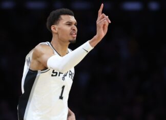 Виктор Вембаньяма обозначил цель завоевать награды MVP и лучшего защитника года в НБА Виктор Вембаньяма обозначил цель завоевать награды MVP и лучшего защитника года в НБА