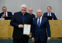 Мурат Хасанов получил благодарность Президента РФ за вклад в парламентаризм и спорт Мурат Хасанов получил благодарность Президента РФ за вклад в парламентаризм и спорт