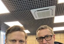 Владислав Радимов опубликовал фото с Владимиром Быстровым с примечательным комментарием Владислав Радимов опубликовал фото с Владимиром Быстровым с примечательным комментарием