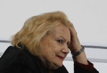 Елена Чайковская опровергла заявление Тихонова о якобы избиении фигуристки тренером Елена Чайковская опровергла заявление Тихонова о якобы избиении фигуристки тренером