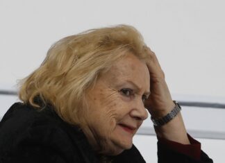 Елена Чайковская опровергла заявление Тихонова о якобы избиении фигуристки тренером Елена Чайковская опровергла заявление Тихонова о якобы избиении фигуристки тренером