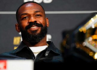 UFC и Джон Джонс обсуждали выступление на турнире в Белом доме но не договорились UFC и Джон Джонс обсуждали выступление на турнире в Белом доме но не договорились