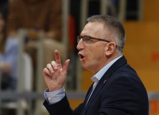 Йовица Арсич прокомментировал поражение Енисея от «Зенита» в Единой лиге со счётом 71:74 Йовица Арсич прокомментировал поражение Енисея от «Зенита» в Единой лиге со счётом 71:74
