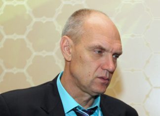 Александр Бубнов усомнился в шансах «Локомотива» удержаться на третьем месте после победы над «Оренбургом» Александр Бубнов усомнился в шансах «Локомотива» удержаться на третьем месте после победы над «Оренбургом»