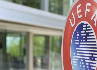 УЕФА пожизненно отстранил чешского тренера, снимавшего футболисток в душе УЕФА пожизненно отстранил чешского тренера, снимавшего футболисток в душе