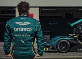 Фернандо Алонсо протестировал гиперкар Астон Мартин Valkyrie LM перед стартом сезона WEC Фернандо Алонсо протестировал гиперкар Астон Мартин Valkyrie LM перед стартом сезона WEC