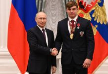 Суров получил госнаграду и возглавит турнир в Калининграде Суров получил госнаграду и возглавит турнир в Калининграде