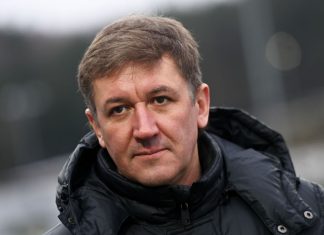 Юрий Каминский покинул пост старшего тренера сборной России по биатлону Юрий Каминский покинул пост старшего тренера сборной России по биатлону