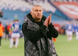 «Акрон» в добавленное время уступил ничью «Динамо» «Акрон» в добавленное время уступил ничью «Динамо»