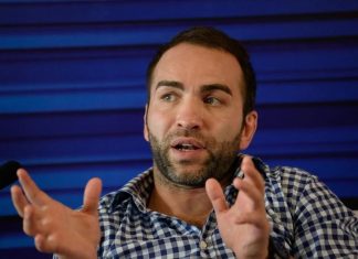 Камил Гаджиев поддержал Азамата Мурзаканова после поражения от Пауло Косты на UFC 327 Камил Гаджиев поддержал Азамата Мурзаканова после поражения от Пауло Косты на UFC 327
