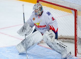 Самсонов сыграл в матче легенд Самсонов сыграл в матче легенд