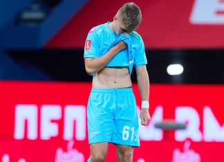 Капитан «Зенита» Дуглас Сантос поддержал 18-летнего Кондакова после промаха в серии пенальти с «Спартаком» Капитан «Зенита» Дуглас Сантос поддержал 18-летнего Кондакова после промаха в серии пенальти с «Спартаком»