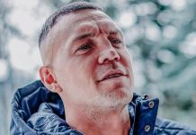 Артем Дзюба иронично объяснил выражение «кинуть бомжа» на собственном примере Артем Дзюба иронично объяснил выражение «кинуть бомжа» на собственном примере