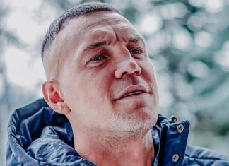 Артем Дзюба иронично объяснил выражение «кинуть бомжа» на собственном примере Артем Дзюба иронично объяснил выражение «кинуть бомжа» на собственном примере