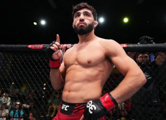 Царукян заявил о цели стать лучшим в UFC Царукян заявил о цели стать лучшим в UFC