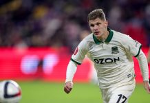 VAR отменил прямую красную карточку Пальцеву в матче «Динамо» — «Краснодар» VAR отменил прямую красную карточку Пальцеву в матче «Динамо» — «Краснодар»
