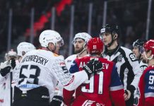 «Авангард» ведёт у «Локомотива» после двух периодов «Авангард» ведёт у «Локомотива» после двух периодов