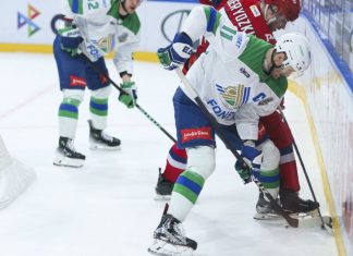 Григорий Панин встретился с легендой НХЛ Джо Торнтоном Григорий Панин встретился с легендой НХЛ Джо Торнтоном