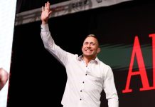 Сен-Пьер предложил Стрикленду прозвище «Бугимен» Сен-Пьер предложил Стрикленду прозвище «Бугимен»