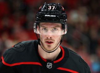 Свечников догнал Каменского по голам в плей-офф НХЛ Свечников догнал Каменского по голам в плей-офф НХЛ