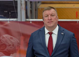 Три тренера покинули штаб «Автомобилиста» Три тренера покинули штаб «Автомобилиста»