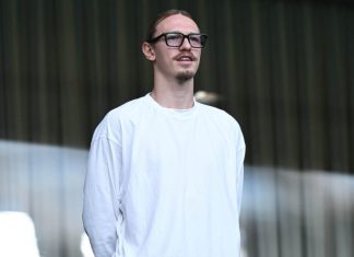 ПСЖ дома сыграл вничью с «Лорьяном» ПСЖ дома сыграл вничью с «Лорьяном»