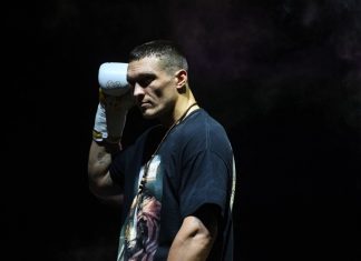 Усик отказался назвать себя величайшим боксёром Усик отказался назвать себя величайшим боксёром