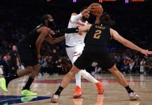 «Никс» выиграли у «Кавальерс» и повели 3-0 в серии плей-офф НБА «Никс» выиграли у «Кавальерс» и повели 3-0 в серии плей-офф НБА