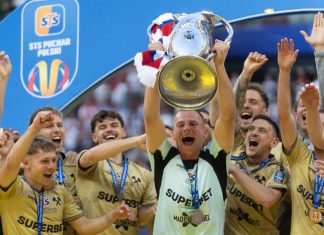 «Гурник» выиграл Кубок Польши впервые за 38 лет «Гурник» выиграл Кубок Польши впервые за 38 лет