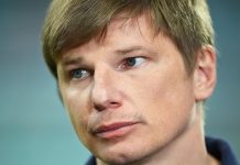 Аршавин: Дзюба не усилит «Спартак» после сезона в «Акроне» Аршавин: Дзюба не усилит «Спартак» после сезона в «Акроне»