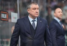 Анвар Гатиятулин признан лучшим тренером КХЛ Анвар Гатиятулин признан лучшим тренером КХЛ