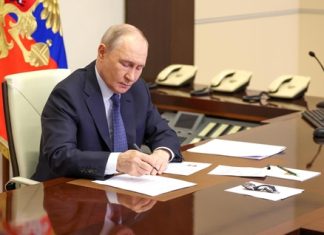 Путин поручил подготовиться к празднованию 90-летия самбо Путин поручил подготовиться к празднованию 90-летия самбо