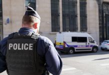 Шесть человек пострадало в беспорядках перед финалом Кубка Франции Шесть человек пострадало в беспорядках перед финалом Кубка Франции