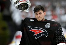 Вратарь «Авангарда» Серебряков рассказал об общении с соперниками во время матча Вратарь «Авангарда» Серебряков рассказал об общении с соперниками во время матча