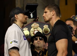 Усик победил Верхувена техническим нокаутом и защитил титул WBC Усик победил Верхувена техническим нокаутом и защитил титул WBC
