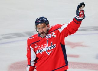 Александр Овечкин прилетел в Россию Александр Овечкин прилетел в Россию