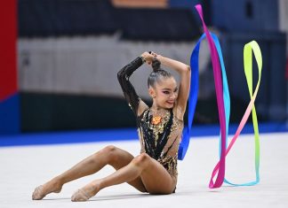 Россиянка Савинова завоевала серебро на ЧЕ по художественной гимнастике Россиянка Савинова завоевала серебро на ЧЕ по художественной гимнастике