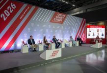 Флаги России и Китая будут подняты в центре Европы Флаги России и Китая будут подняты в центре Европы
