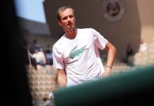 Медведев в седьмой раз в карьере проиграл в первом круге «Ролан Гаррос» Медведев в седьмой раз в карьере проиграл в первом круге «Ролан Гаррос»
