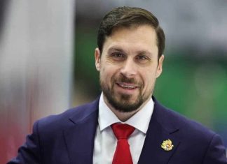 Никита Щитов предположил, что Комтуа уйдет в «Автомобилист» Никита Щитов предположил, что Комтуа уйдет в «Автомобилист»