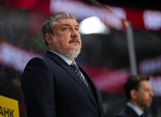 «Ак Барс» и «Нефтяник» обменялись правами на Каримова и Крутова «Ак Барс» и «Нефтяник» обменялись правами на Каримова и Крутова
