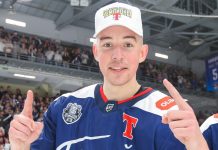 Антон Силаев заключил трёхлетний контракт с «Нью-Джерси Дэвилз» Антон Силаев заключил трёхлетний контракт с «Нью-Джерси Дэвилз»