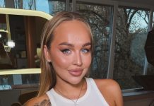 Пловчиха Егорова отметила 28-летие в платье с откровенным декольте Пловчиха Егорова отметила 28-летие в платье с откровенным декольте