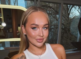 Пловчиха Егорова отметила 28-летие в платье с откровенным декольте Пловчиха Егорова отметила 28-летие в платье с откровенным декольте