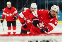 Нино Нидеррайтер одним словом прокомментировал поражение в финале ЧМ по хоккею Нино Нидеррайтер одним словом прокомментировал поражение в финале ЧМ по хоккею