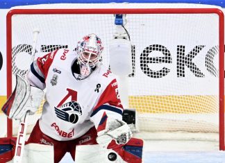 «Локомотив» переподписал восьмерых хоккеистов из-за новых правил КХЛ «Локомотив» переподписал восьмерых хоккеистов из-за новых правил КХЛ