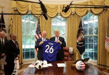 ФИФА позволит Трампу вручить трофей победителю чемпионата мира в Нью-Йорке ФИФА позволит Трампу вручить трофей победителю чемпионата мира в Нью-Йорке