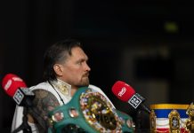 Украинец Александр Усик отказался от трёх поясов чемпиона мира Украинец Александр Усик отказался от трёх поясов чемпиона мира